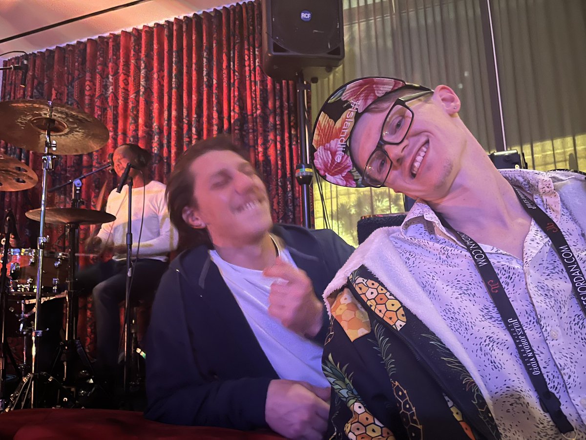 Buck Buck (Seattle)(NSFW) on Twitter: "Name those porn stars!"