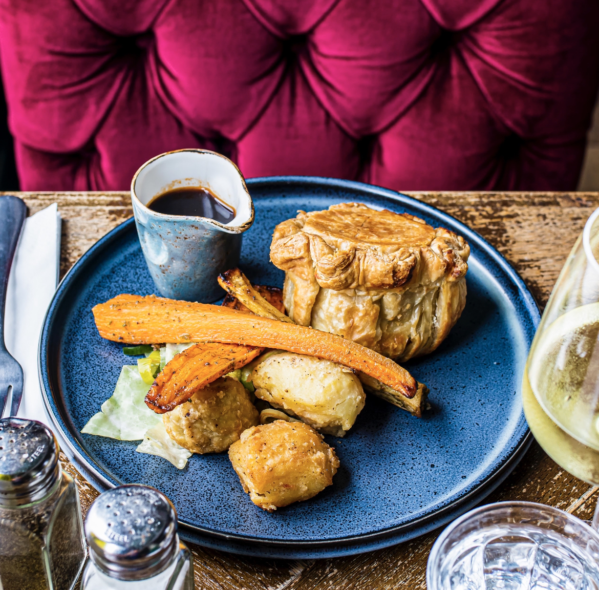 Do you fancy a roast but do you also want to stay on the sofa and not have to spend hours cooking it? Well luckily you can now order our delicious roasts straight to your door!

Roasts now available via ‘Hannah at the Weekend’ on Uber Eats every Sunday!

📲🍽️🍗🥕🥦🛋️📺