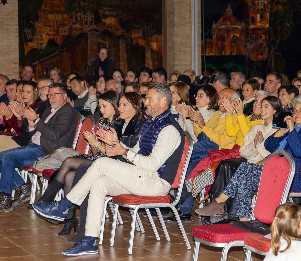 AytodeCaravaca's tweet photo. ¡Fin de fiestas! 🎺🥁 Broche de oro a la programación municipal navideña con el Concierto de Año Nuevo a cargo de la Agrupación Musical #Caravaca. https://t.co/YGYtHVAglI
