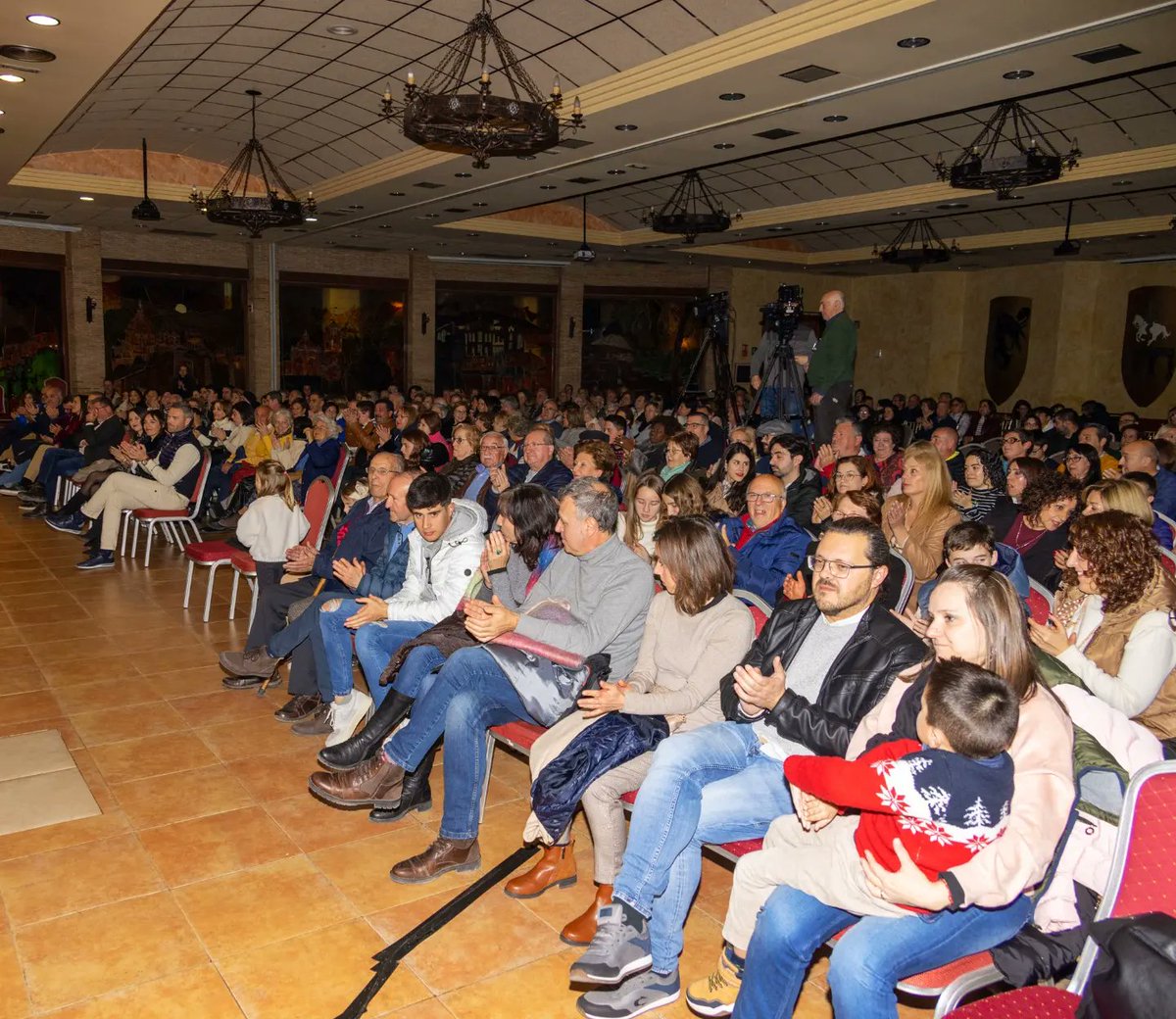 AytodeCaravaca's tweet photo. ¡Fin de fiestas! 🎺🥁 Broche de oro a la programación municipal navideña con el Concierto de Año Nuevo a cargo de la Agrupación Musical #Caravaca. https://t.co/YGYtHVAglI