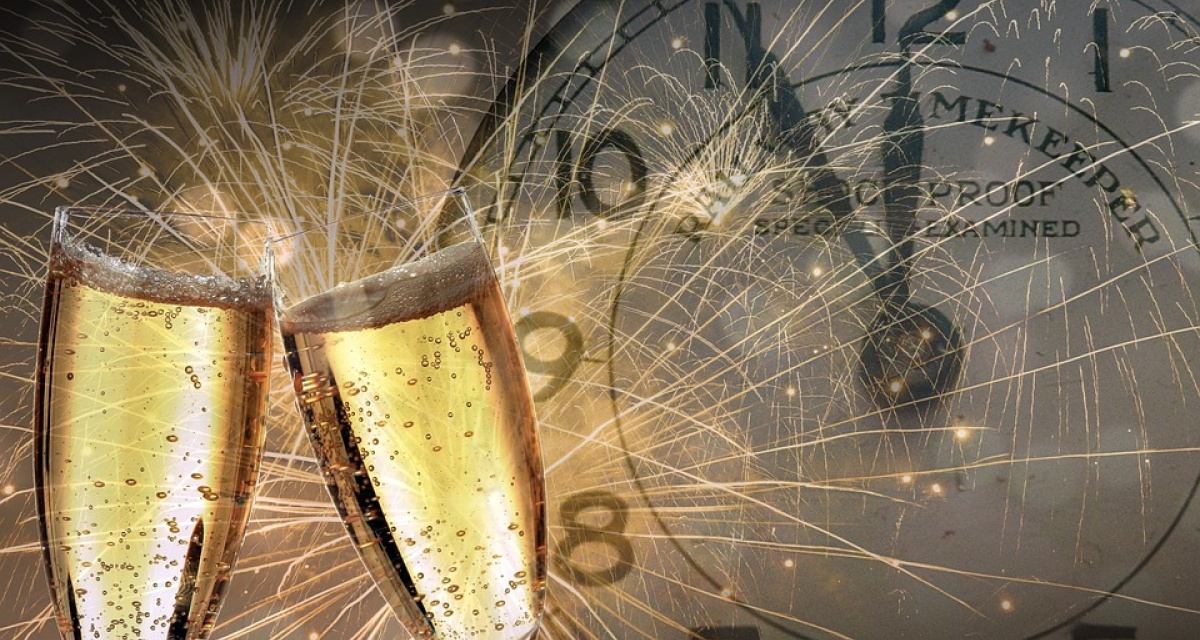 lercionotizie's tweet photo. #ultimora Sentenza della Corte Costituzionale: "Dall'8 Gennaio non è più obbligatorio augurarsi buon anno"
https://t.co/ZcOKykStae https://t.co/oVA0hQ6eh8
