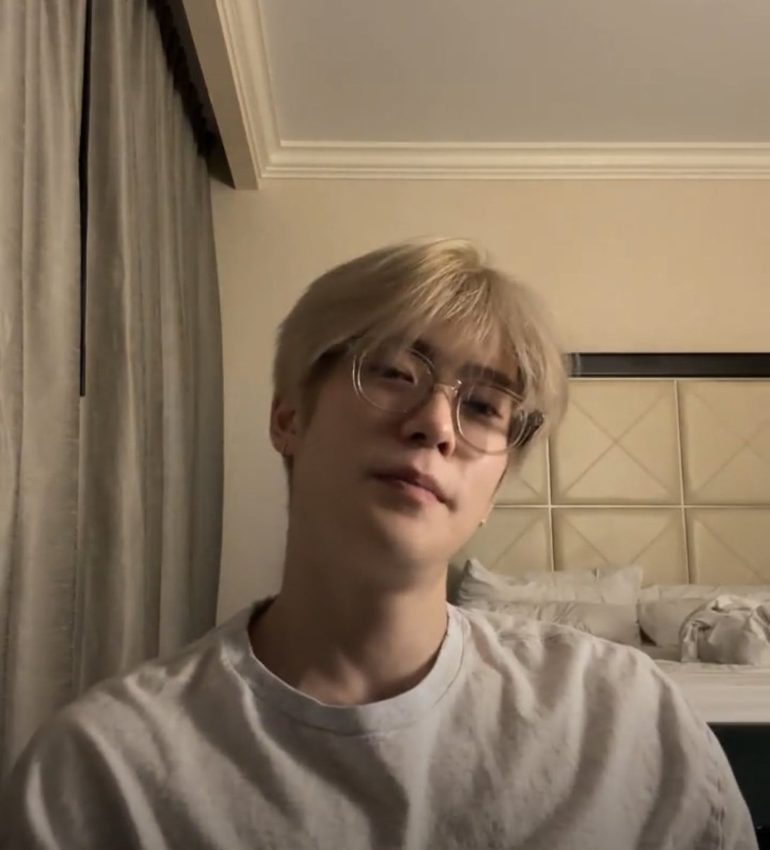 ncityfics's tweet photo. pou                                pougi https://t.co/fQfAJdYRNX
