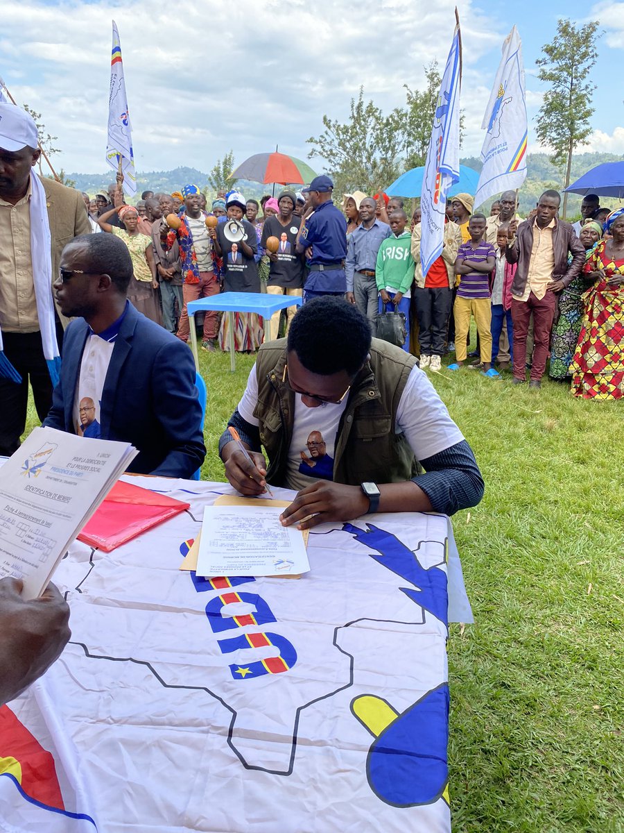 WillMagadju's tweet photo. J’ai pris l’adhésion à @udptshisekedi , plusieurs diront mais je me suis engagé en âme et conscience, surtout à soutenir le chef de l’état @fatshii13 dans sa vision. @udptshisekedi viva https://t.co/HdOiZzuez1