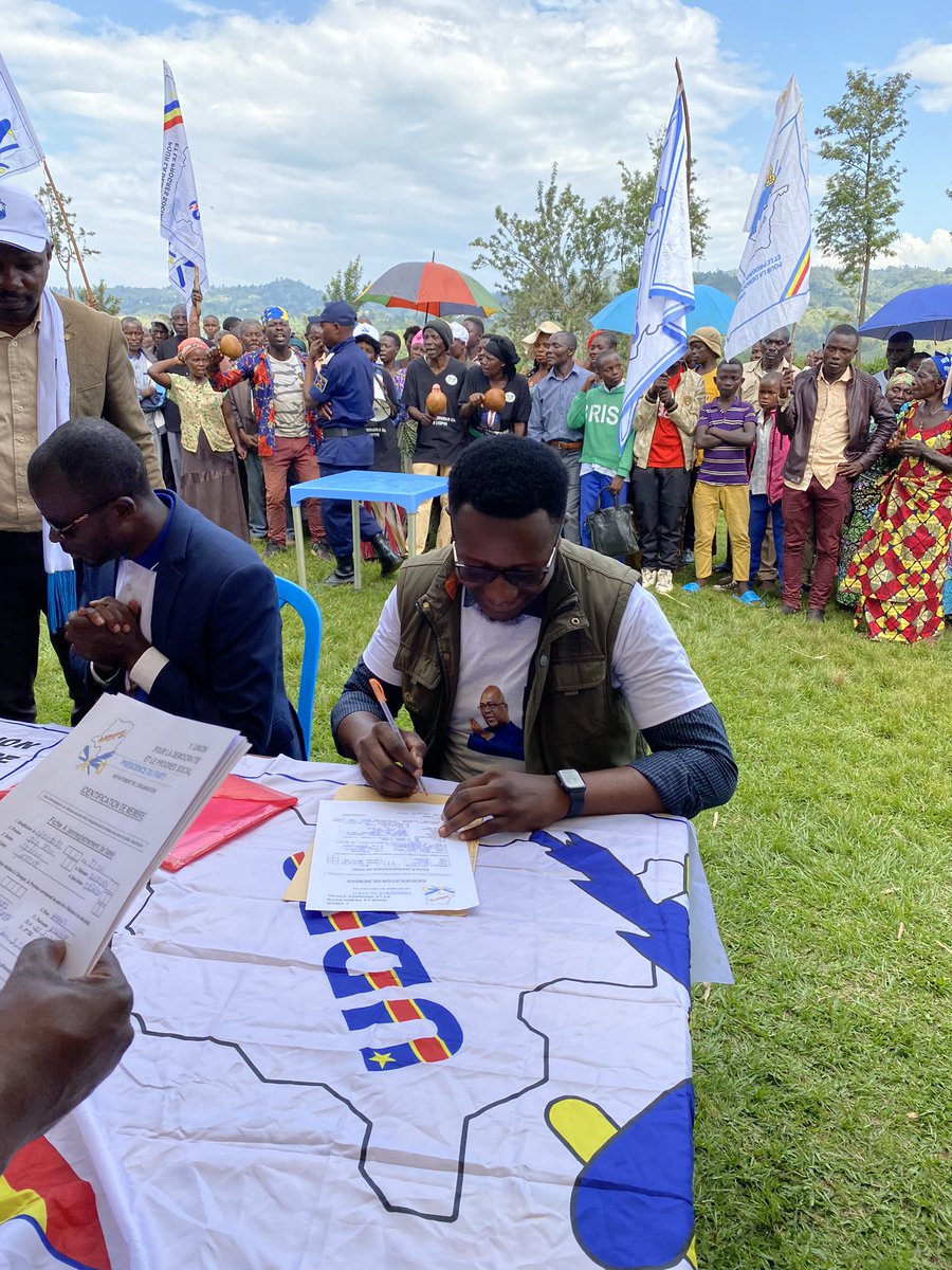 WillMagadju's tweet photo. J’ai pris l’adhésion à @udptshisekedi , plusieurs diront mais je me suis engagé en âme et conscience, surtout à soutenir le chef de l’état @fatshii13 dans sa vision. @udptshisekedi viva https://t.co/HdOiZzuez1