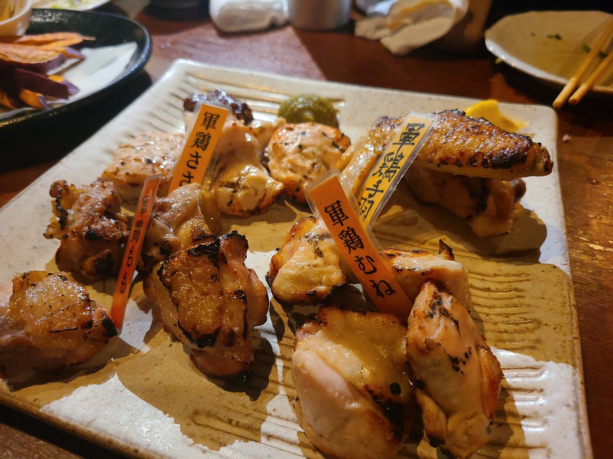 internal_Pko's tweet photo. 昨日は新宿とさかでしっかり飲んだ。鳥料理屋って東京に結構あるけど、ここはほんとに美味しい。冬場はどうしても鍋たべたくなるんだけど、ここのみぞれ鍋は最高。残り少ない東京生活しっかり飲んでいきたいですね。
https://t.co/THUwmWWtSb https://t.co/bvugPPBAdk