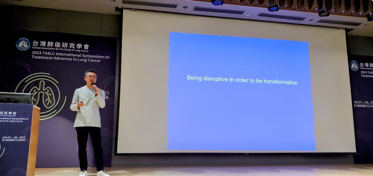 HHorinouchi's tweet photo. @TonyMok9 delivered a wraping up talk about transformative platform for future lung cancer care. Plenty of cutting-edge ingredients in oncology which potentially transform lung cancer treatment landscape. ADC, PROTACS, Gene therapy, Cancer vaccine, and CAR-T. #LCSM #TASLC https://t.co/FYN4UgOBRw