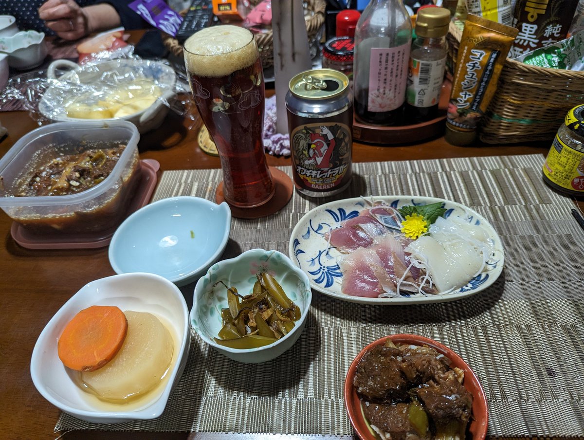 cariboooo's tweet photo. #オブチキレッドラガー で乾杯🍻
#ビール #レッドラガー #ベアレン醸造所 #トリあえず岩手で乾杯 #盛岡 #九戸
#KingOFChikenRedlager #beer #redlager #baeren
ビールは #土日ジャンボ 刺し身は #acoop 3つで千円の刺し身を両親とシェアw
肉は貰い物の鹿…！ https://t.co/rof2LgEHkQ