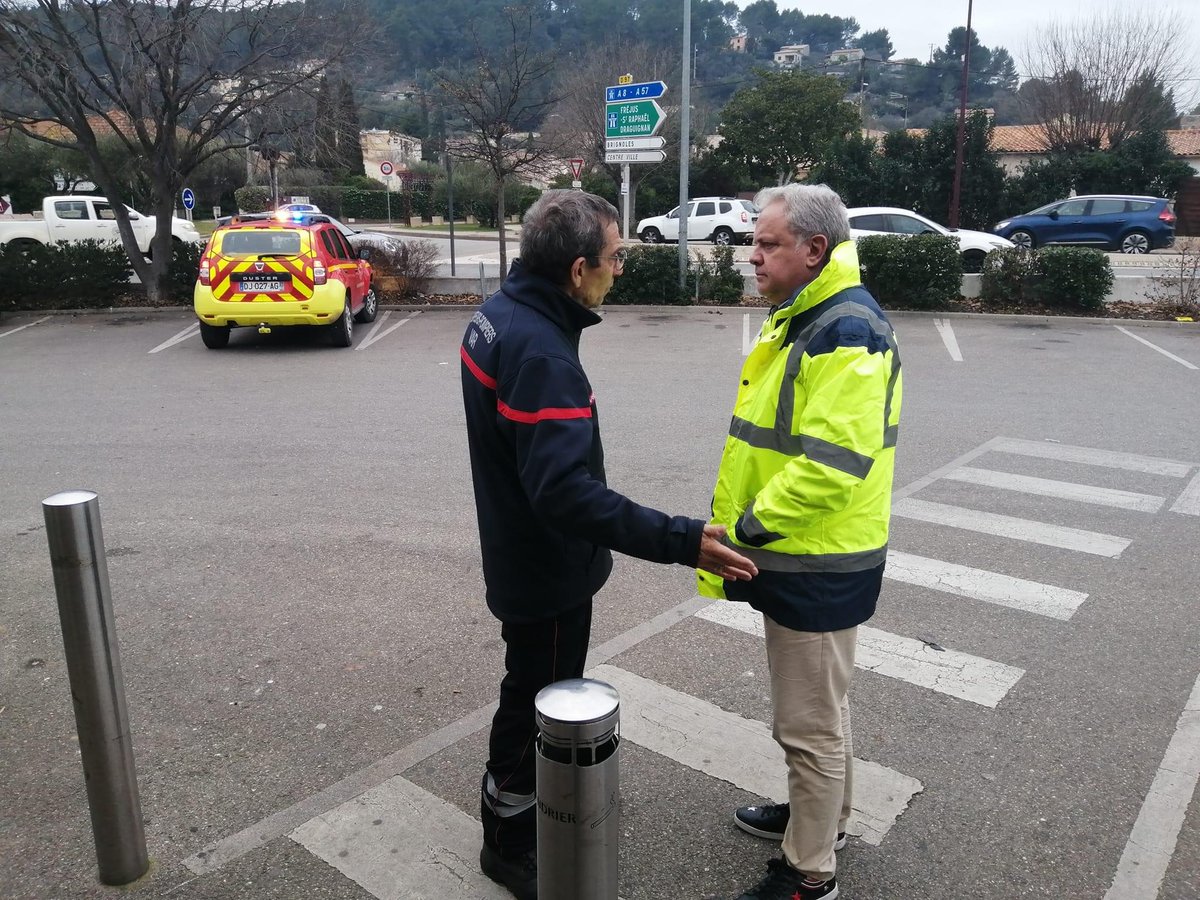 aux côtés du directeur régional  Lidl et de du personnel, a la cellule psychologique. L'occasion d'apprendre, avec soulagement, de bonnes nouvelles sur l'état de santé d'Océane, hors de danger.
Le magasin ouvrira mardi matin avec de nouvelles dispositions en matière de sécurité