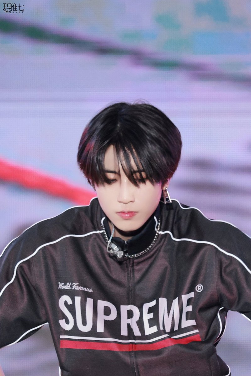 914maya7's tweet photo. 230107 골든디스크 GDA 
HQ
#한 #한지성 #HAN https://t.co/4rCtUbWERb