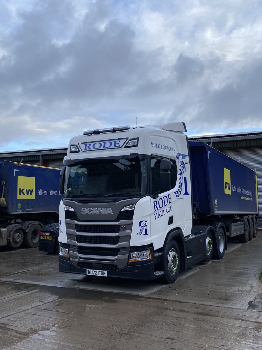 andy_fuss's tweet photo. Trucks ! What is it about new ones ? Off we go again , keeping the agricultural supply chain fed ! Two of these yesterday and two more at the end of the month …that’s dedication..or stupidity🤣🤣😜🍺#Confidenceinagriculture #majorhassle #dedication @KWfeeds https://t.co/sVgiQJl70P