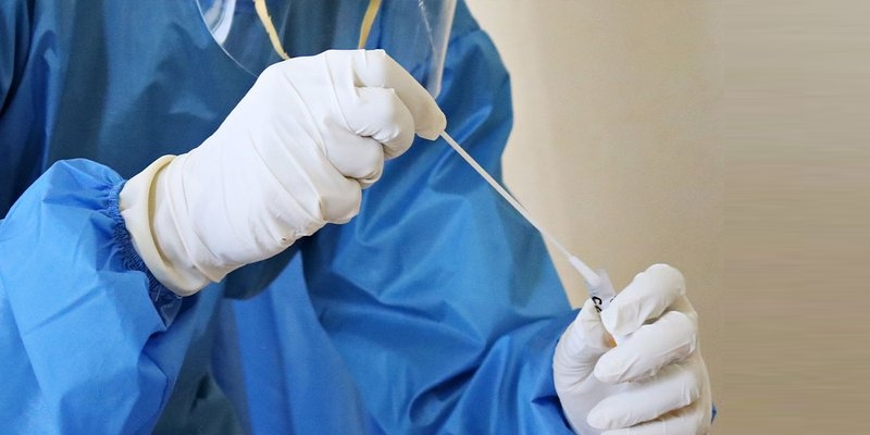 VOCMNEWS's tweet photo. VOCM Question of the Day - With the detection of the new Omicron variant in NL, should the province step up PCR testing again?

https://t.co/iV48pCjMn4 https://t.co/kHwpTLsyOd