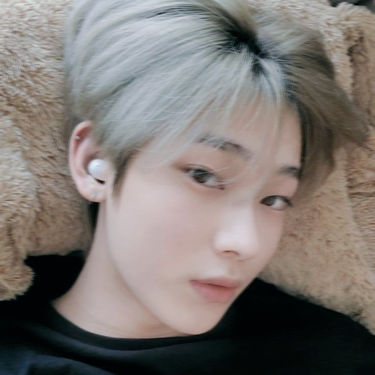 _xhalvshee_'s tweet photo. #ENSD #ENGENE_selca_day #ENHYPEN #SUNOO 😗😗😗 https://t.co/I3D2FkObFb