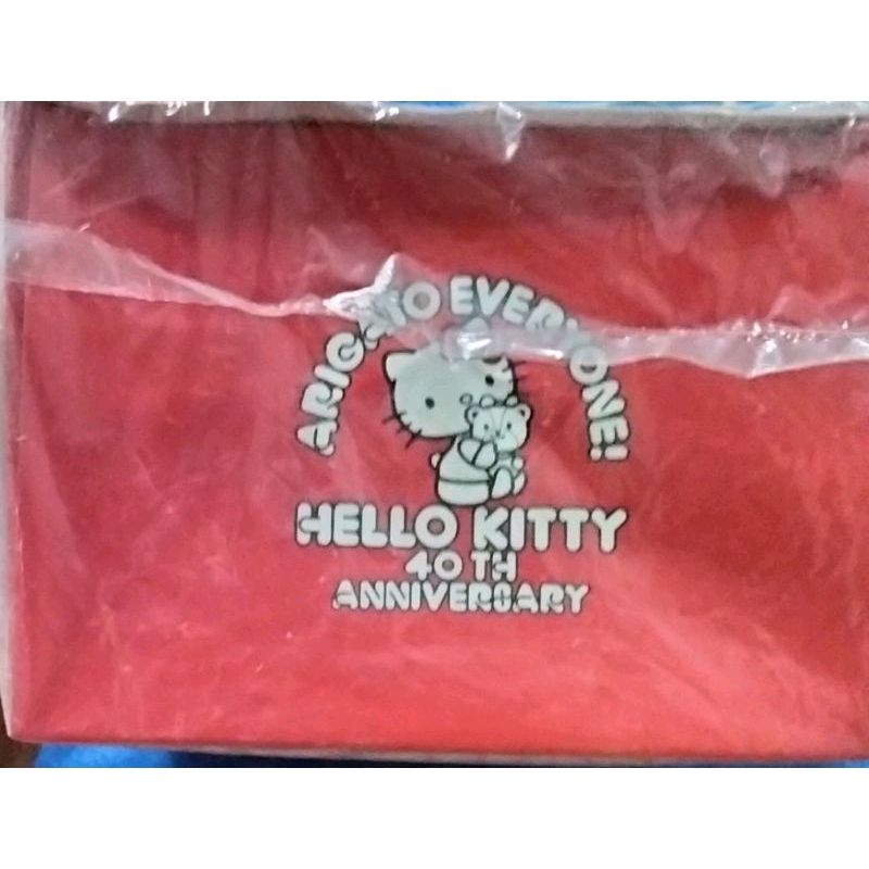 mrLingYouLiang's tweet photo. I'm selling HELLO KITTY COLLECTIBLES for $98.88. Get it on Shopee now! https://t.co/NHC8ihx81y #ShopeeSG https://t.co/Lz8YjrWQhv