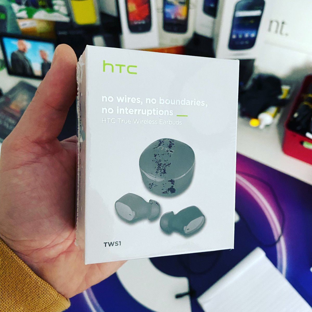 cmonavis_fr's tweet photo. Nous mettons en jeu ces oreillettes @HTC_Fr True Wireless Earbuds d’une valeur de 99€ !

Pour participer au tirage au sort qui aura lieu dimanche 15/01/23 il vous suffit d’être abonné à ce compte Twitter et de retweeter cette publication.

Bonne chance à toutes et à tous ! 🤞🏻 https://t.co/SKbQLEpx7f