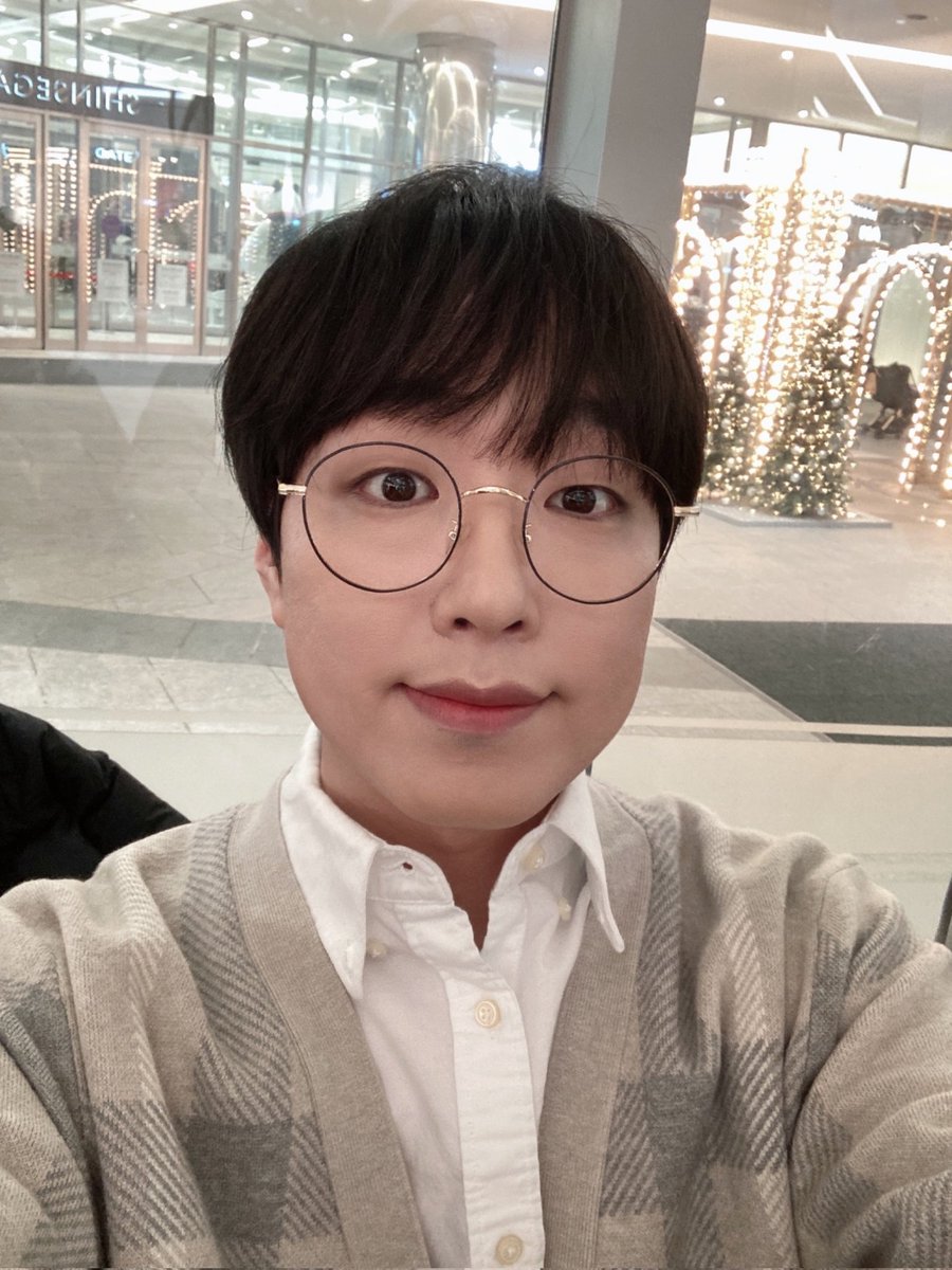 band_SORAN's tweet photo. [Fʀᴏᴍ.Tᴀᴇᴡᴏᴏᴋ]
스타트라인 에서 만나요! 
감사합니다😀

#소란 #SORAN #이태욱 https://t.co/rvllRmtpK1