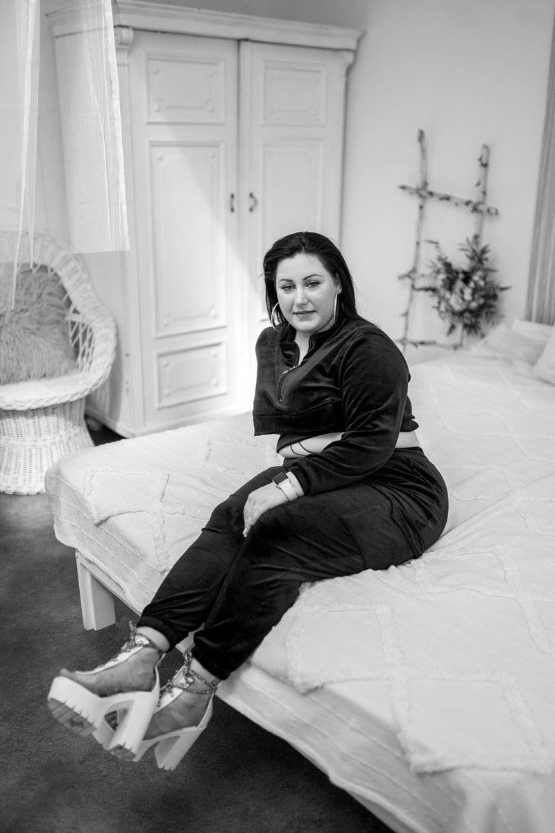 kaszko94's tweet photo. everything 🖤 and 🤍 fits.
 #hellooctober #plussize #plussizefashion #plussizebeauty #plussizemodels #plussizestyle #plussizebeauties #curvygirl #curvywomen #curvyfashion #curvymodel #curvystyle #curvyblogger #bbw #bbwlove #bbwhungary #bbwbeauty #bbwstyle #victoria https://t.co/FTBzhk96Gf