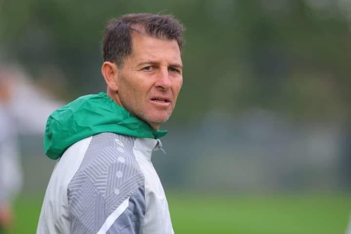 كاساس:  يجب علينا تغيير العديد من الاشياء في المنتخب وتكلمت مع اللاعبين بهذا الخصوص مثل التغذية والالتزام بالنظام 

🔴 برأيك ماذا يجب ان يتغير ايضا ؟