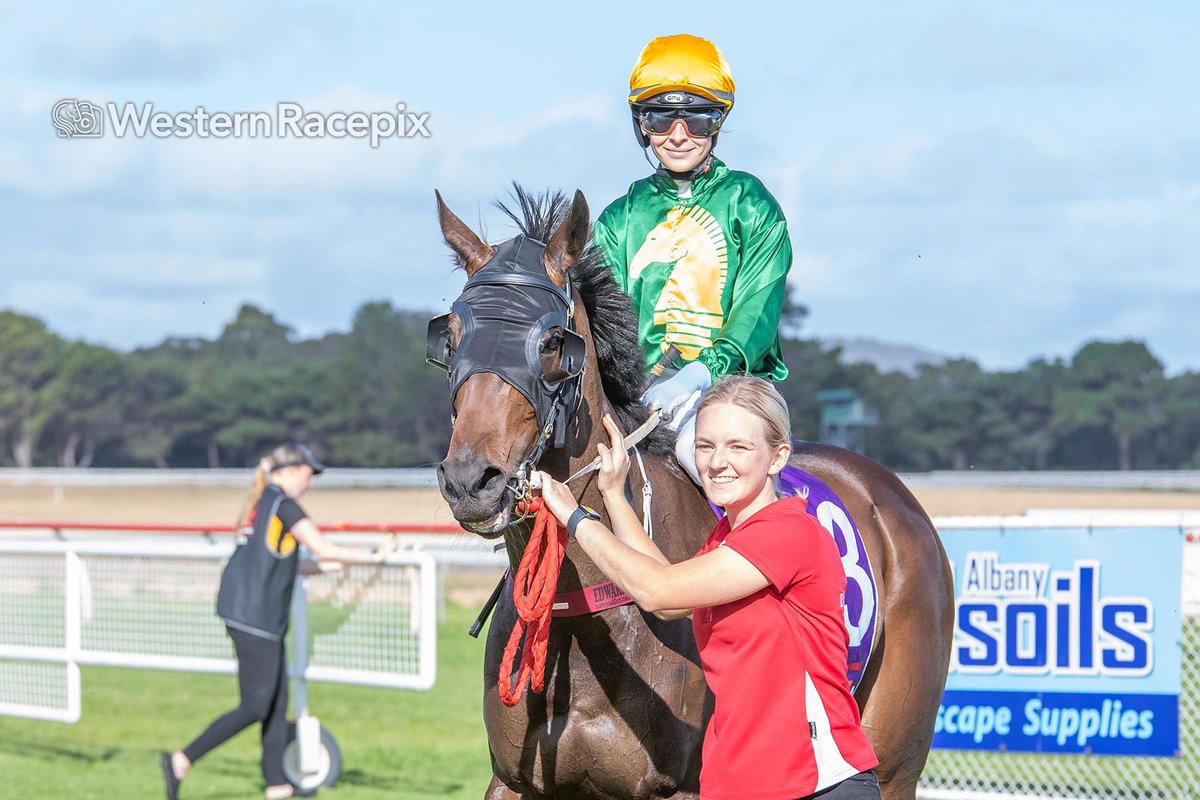 WesternRacepix's tweet photo. STRATHMORE ROSE - 2023 TABtouch Fitzpatrick Plate @AlbanyRacing #WesternRacepix #FitzpatrickPlateDay 

More 📸 https://t.co/SigLznY1t7 https://t.co/x19spJXULD