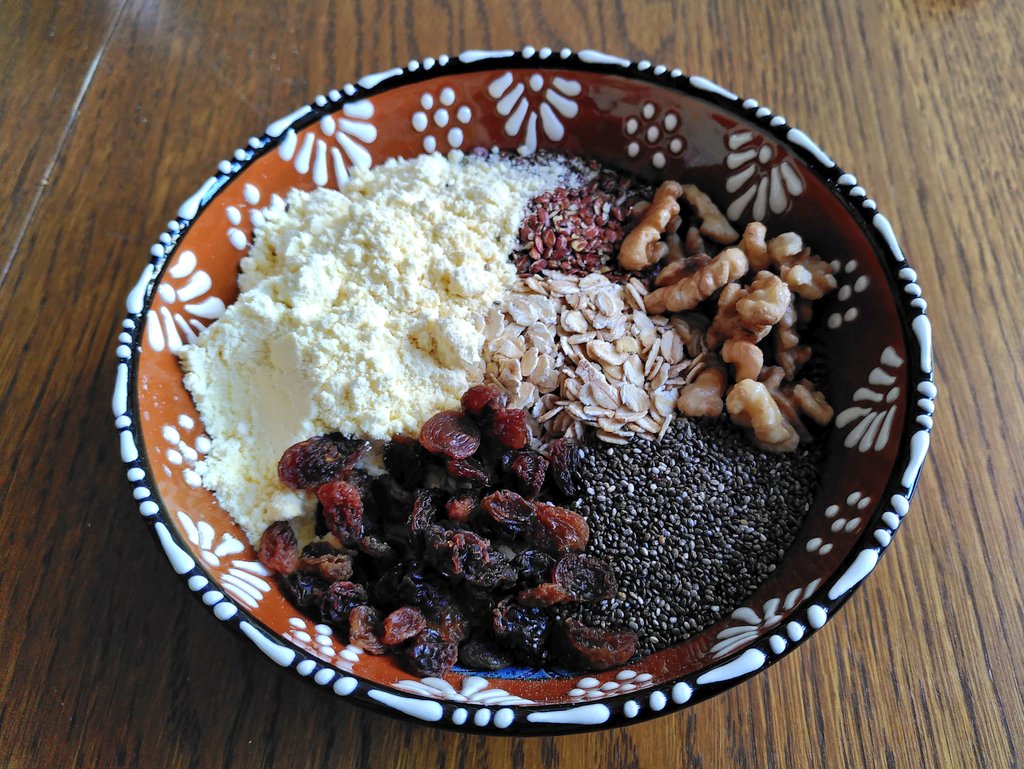 realzhtw tweet media