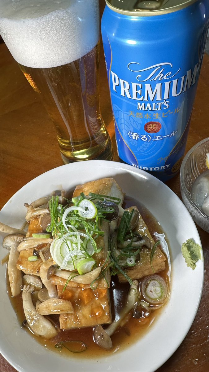 kj_yama_san's tweet photo. #Mackerel Takana Roll #Lincos #Atsuage #Shimeji #Ankake #oyster #vinegar #Premium Malt's #Suntory #さば高菜巻き #リンコス #厚揚げ #しめじ #餡かけ #牡蠣酢 #プレミアムモルツ #サントリー https://t.co/V4C7RFzYJE