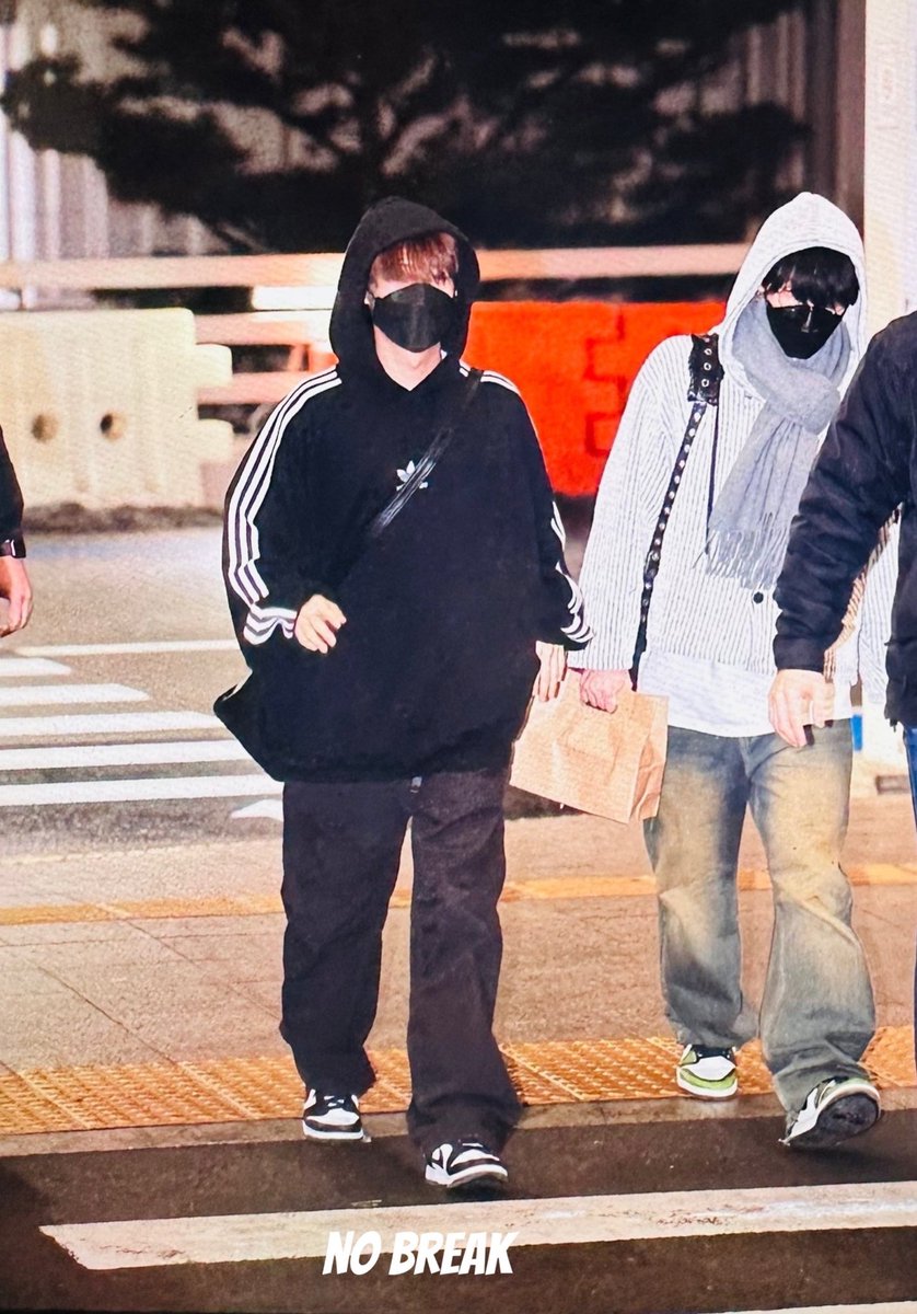 chxyxhyun's tweet photo. ภาพหายาก 2023 เพราะเป็นภาพแรกที่น้องเตนล์กับน้องอินจุนมาไทยด้วยกันแค่ 2 คน ขอให้ทั้งคู่เดินทางปลอดภัย ได้ทานของอร่อย ได้เที่ยว ได้พักผ่อน เจอสภาพอากาศที่ดีและขอให้แฮปปี้กับทุกโมเม้นที่ไทยครับเด่กหมวย 🐱🦊🤍
#TEN #RENJUN https://t.co/WSby2I0lp9