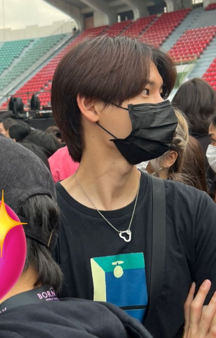 หล่อมากพี่😭😭😭😭😭😭😭😭