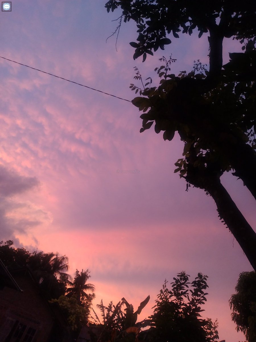 convomfs's tweet photo. 💭 Bagi foto langit yg pernah kalian portrait sendiri dong guys. Terimakasih https://t.co/Abn84SX2XS
