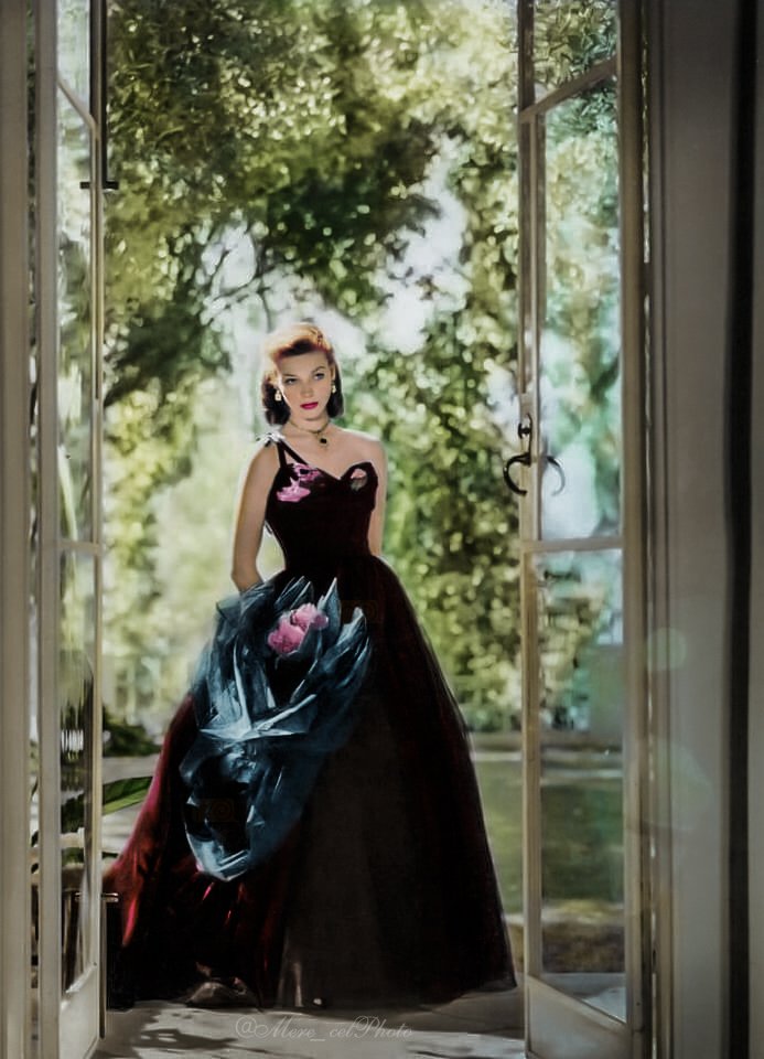 barp1's tweet image. Lauren Bacall.
#coloring #colorize #colourize #actress