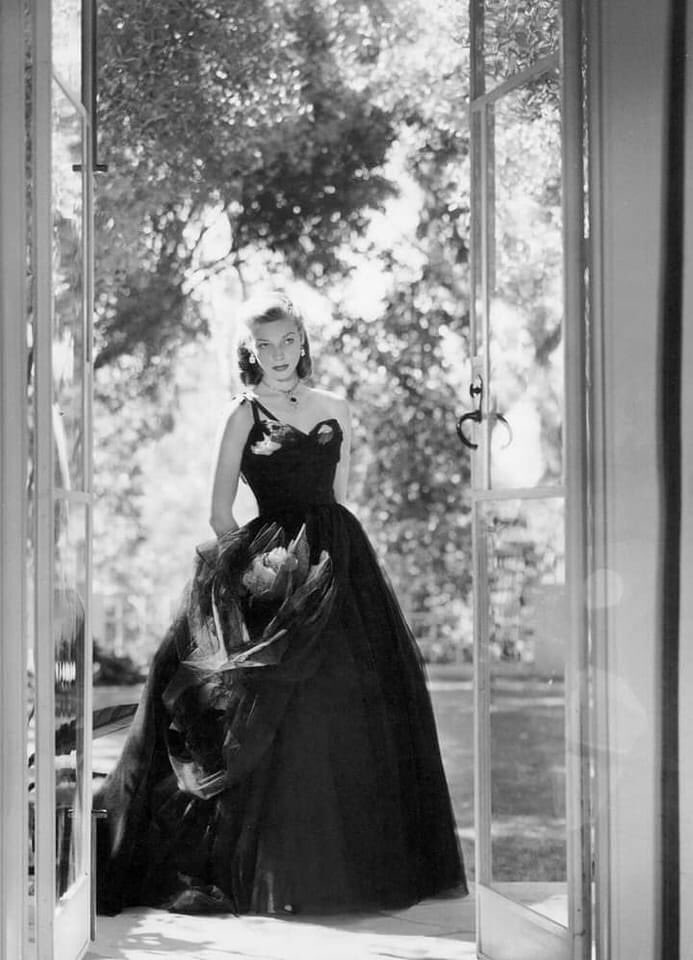 barp1's tweet image. Lauren Bacall.
#coloring #colorize #colourize #actress