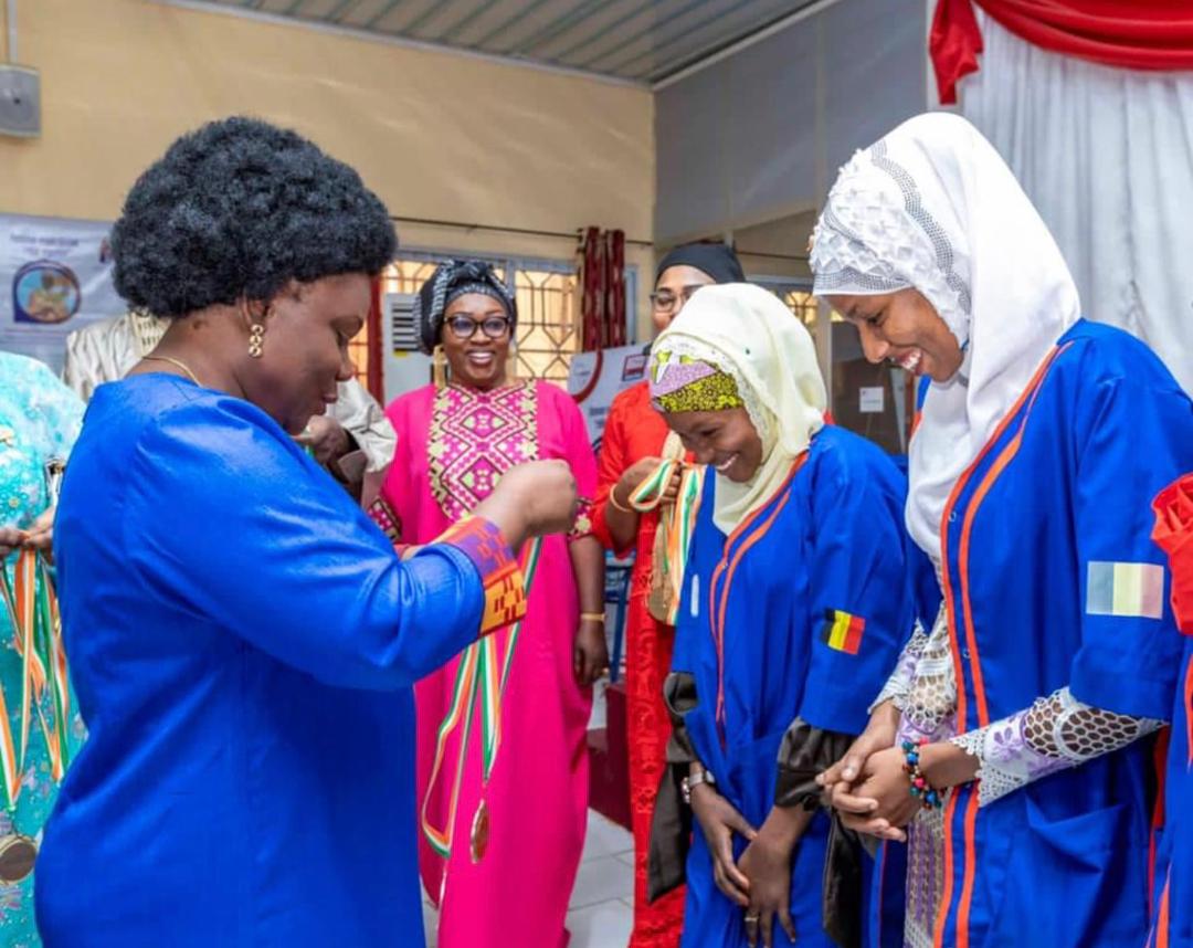 DigitalNiger's tweet photo. #AGCCI

5⃣0⃣ jeunes filles, femmes👩🏼‍💻👩🏼‍💻ont été formé sur les bases de la programmation informatique suite à un Coding Camp de 2 semaines financé par @BelgiqueauNiger en collaboration avec @unwomenNiger @ECA_OFFICIAL @ITU @AU_CIEFFA.

#AGCCINiger https://t.co/oZah77JnhJ