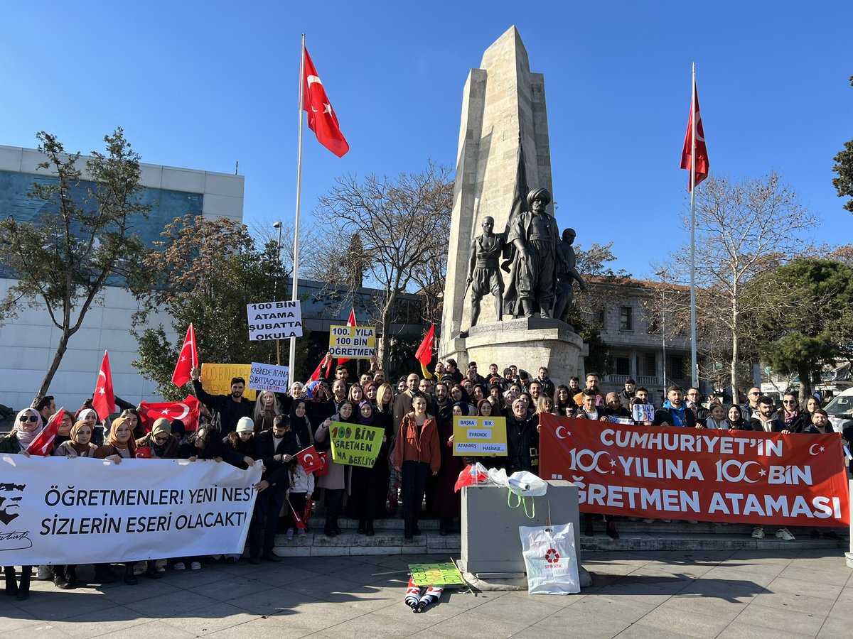 OgretmenBob's tweet photo. Ataması yapılmayan #YüzBinÖğretmenBeşiktaşta https://t.co/ZqyRpvW5tx