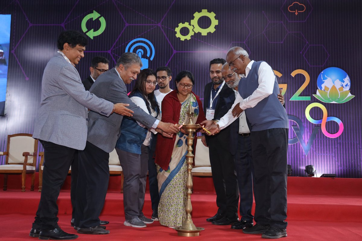 Savji Dholakia tweet media