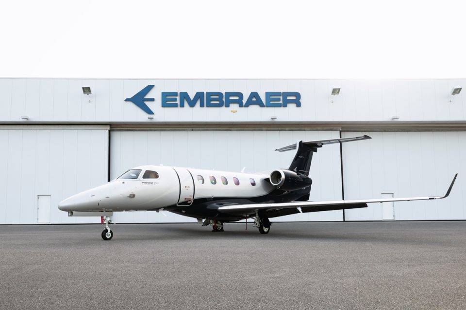 ABD’de pist içinde düşen Embraer Phenom 300 kazasında ilginç detaylar tolgaozbek.com/ucus-emniyeti/… #phenom300