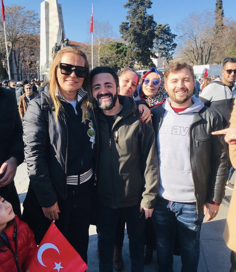 TRogretmen's tweet photo. #YüzBinÖğretmenBeşiktaşta

Sevgili @DemetAkalin 100 bin öğretmen atamasına destek olmak için Beşiktaş'a geldi👏👏

Teşekkür ederiz🙏 https://t.co/LPHt3IoJiD