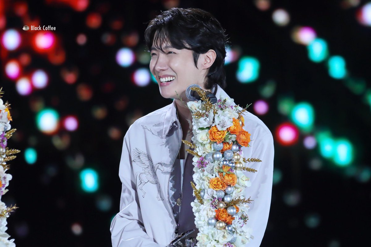 230107 골든디스크 GDA

#jhope #제이홉 #호석 #호비
 #방탄소년단 <a href="/BTS_twt/">방탄소년단</a>