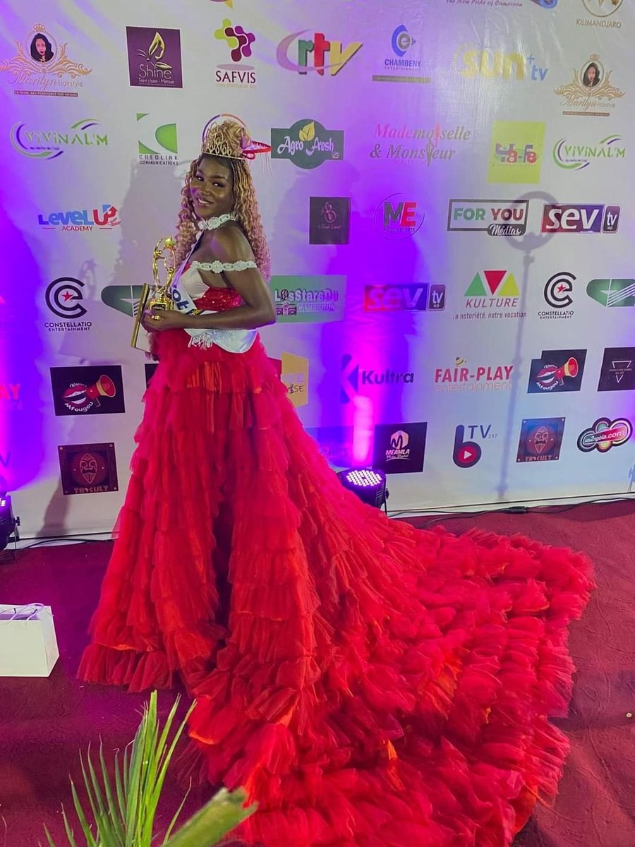 public_awards's tweet photo. Revivez en images la troisième édition du gala de récompenses The Public Vision Awards.

Entre photographe , journaliste et les fans place au tapis rouge 

miss ayoba @ClaudioNjalla Fernando joel Willy 
#ThePublicVisionAwards3 https://t.co/8DeV66t2xK