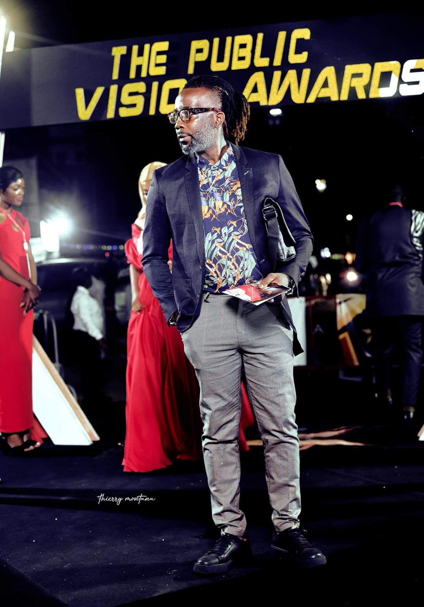 public_awards's tweet photo. Revivez en images la troisième édition du gala de récompenses The Public Vision Awards.

Entre photographe , journaliste et les fans place au tapis rouge 

Willy Mba Valdone Le Médiateur 

#ThePublicVisionAwards3 https://t.co/l8LJG2ccBv