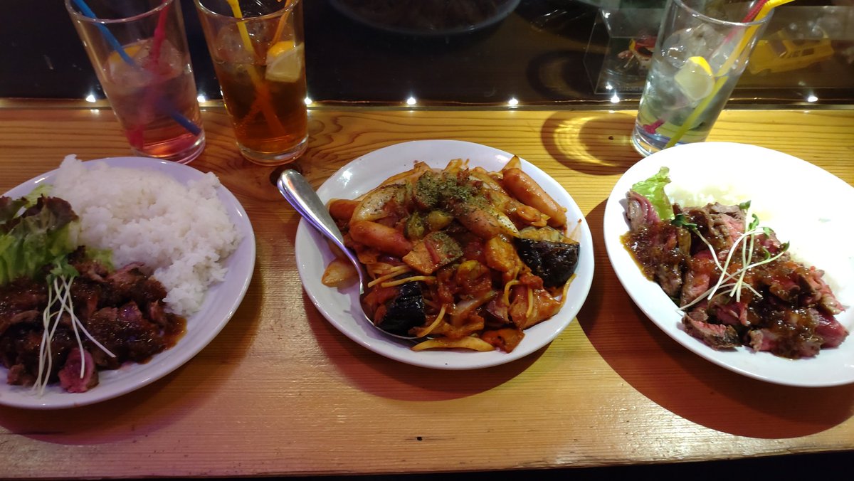 alohatomahalo's tweet photo. やっと来れた🎶インザシーさん❤ノンアルカクテル🍸食後の苺パフェ🍓まで全部美味しい🙆
＃インザシーさん
＃具沢山ナポリタン
＃ステーキ丼
＃苺パフェ
＃カブ部 https://t.co/8NeIIn66qI
