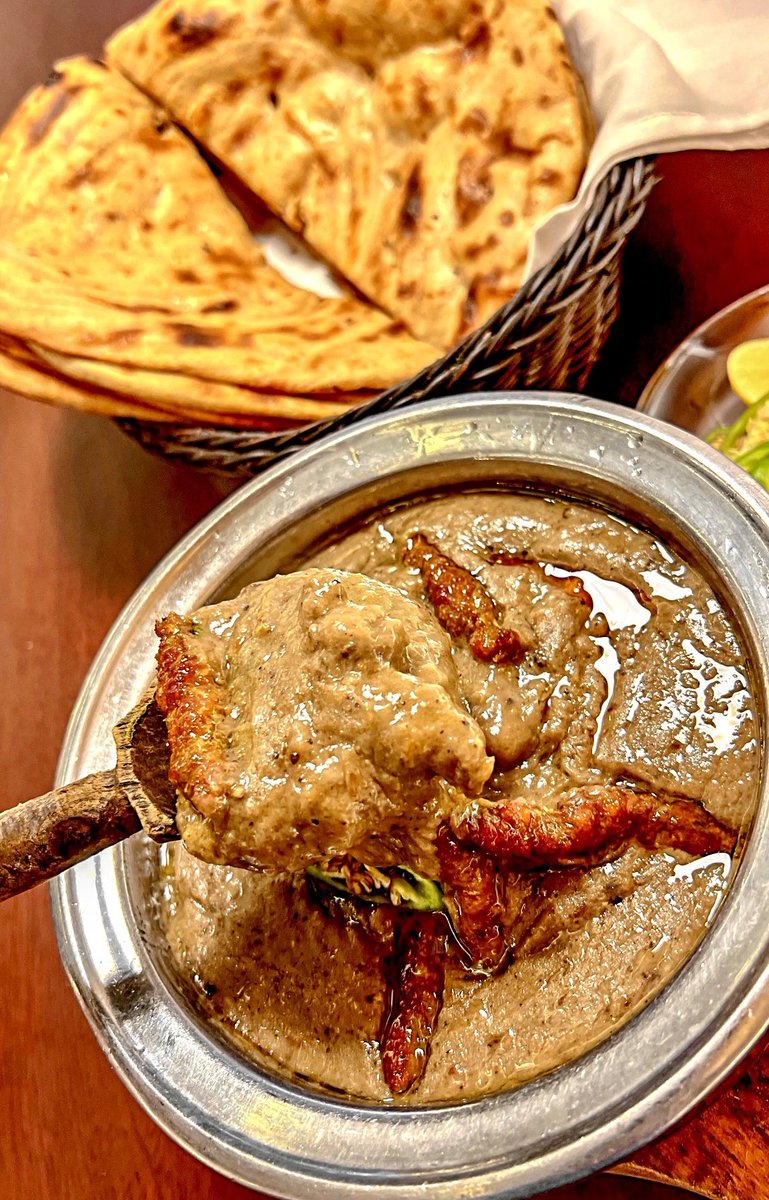 AsadFoodie's tweet photo. HAREESA by Butt Karahi Phase 4 DHA
Perhaps one of the best Beef Hareesa being sold in DHA for sure.
This is their regular menu item which is available on any given day.
A must try with Kulcha or with a tandoori Paratha like I do.
#happyeating #Hareesa #ButtKarahi #FoodiesRUs https://t.co/NmfTZNMds9