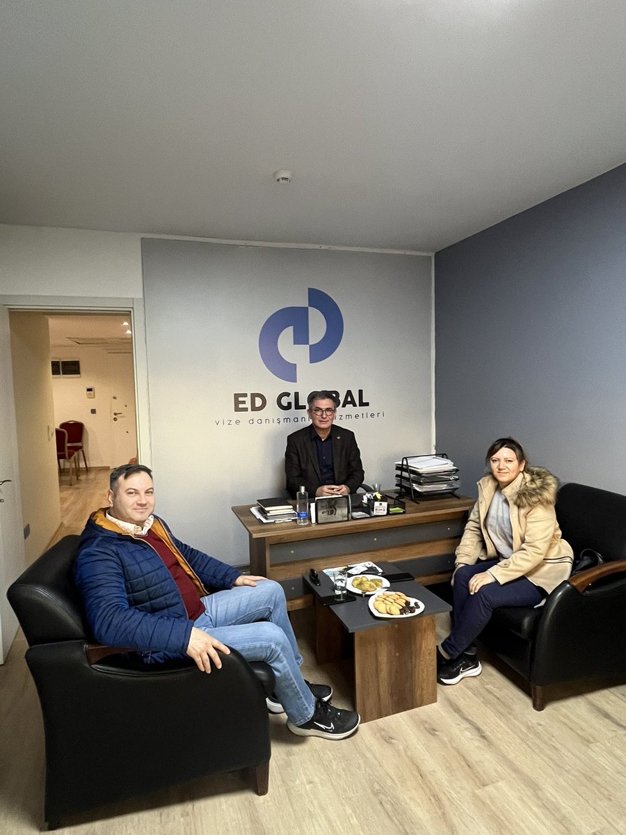 Danışanlarımızdan Tülay Hanım, eşi İlkay Bey ve kızları Lal Mina'nın vizeleri çıktı. 🇩🇪
Almanya'nın en seçkin otellerinde başlayacakları işlerinde başarılar; Almanya’daki yeni hayatlarında mutluluklar dileriz! 🎉😊
#edglobal #Almanya