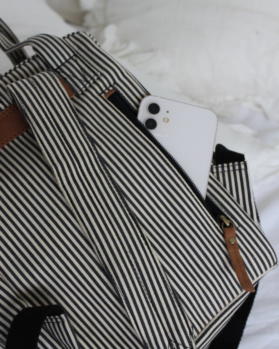 🎒 Our Billie Junior backpack is striped to perfection - it is made from our signature certified organic and recycled cotton lining 🌱 

#omybagamsterdam #sustainablebags #backpack #ecofriendlyleather