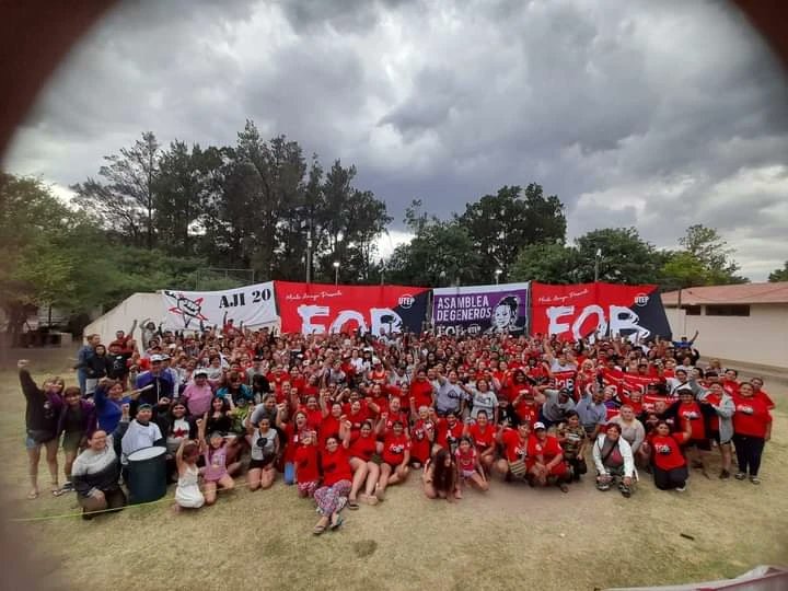 BaseFederacion's tweet photo. Cierre segundo día Encuentro federal de la Escuela de Formación Integral Militante Maite Amaya https://t.co/88E6F2fhZc