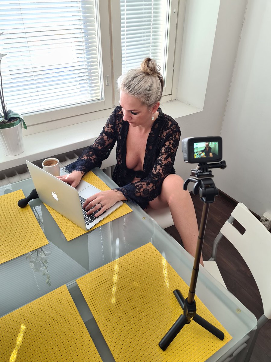 2in1couple's tweet photo. Who can figure out why there is a GoPro ready and toy waiting? 🤭 #swingerwife #lifestyle #FanPage #ContentCreator #Sunday #Weekendgametime #wife #hotwife #macbook #gopro #morningmotivation https://t.co/sBma5p2q26