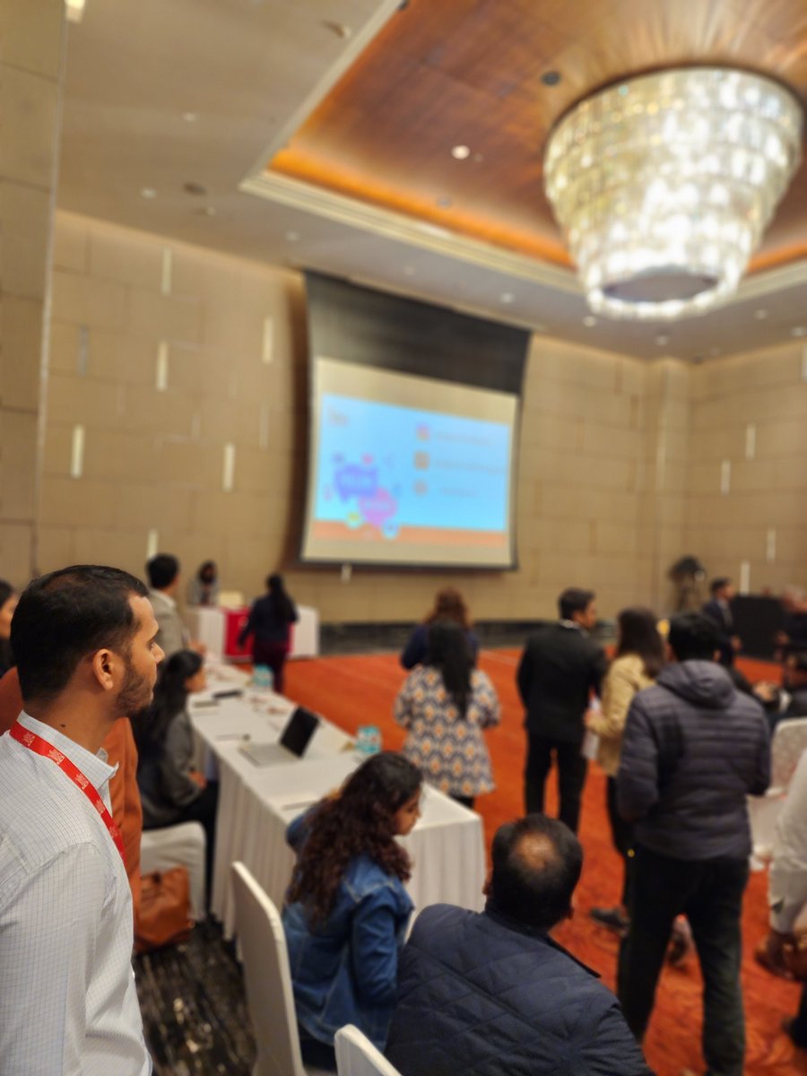 alokpabalkar's tweet photo. https://t.co/THnfHlsPUc Event. Year 2023 starts with a bang. Full house. #highschoolmoms #surge2023 #surge #surgeonlife https://t.co/DOZxI2DSPo