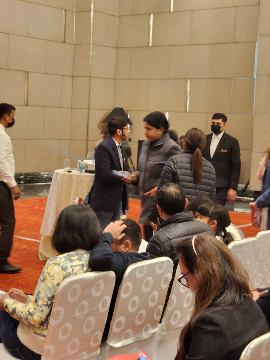 alokpabalkar's tweet photo. https://t.co/THnfHlsPUc Event. Year 2023 starts with a bang. Full house. #highschoolmoms #surge2023 #surge #surgeonlife https://t.co/DOZxI2DSPo