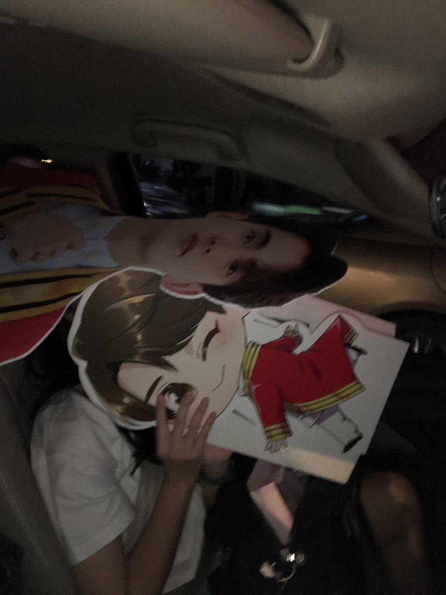 ppnpp_'s tweet image. พาน้องเฟิ้ดกลับบ้านแล้วค่าาาาา อาจจะปวดคอนิดหน่อยเนอะ 🚗🚙#FirstfhGraduationDay