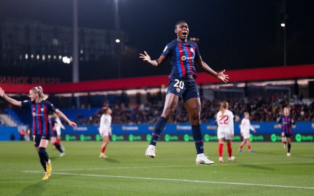 mesquefemeni's tweet photo. La crònica del #BarçaSevilla en 5 tuits. Comencem!

1️⃣ El retrobament d'@AsisatOshoala amb la seva millor versió. Amb 1⚽️, 1🅰️ i un pal, ahir va demostrar la jugadora que necessita l'equip, desmarcant-se, associant-se i creant ocasions per desmuntar poc a poc la defensa rival. https://t.co/IrwzZZFy0X