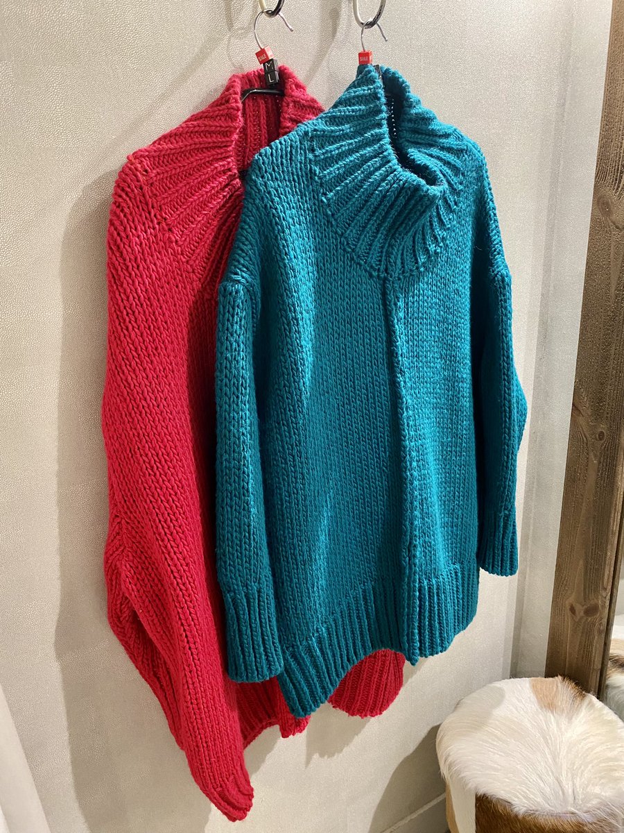 We have a fabulous selection of bright #knitwear 🤩 perfect for adding a splash of colour to chilly Sundays‼️#shopnow @brendamuirstyle We’re 💓O P E N on Sundays from midday ‘til 4.30pm.. #shoplocal #shophyndland #glasgowboutique #shopglasgow