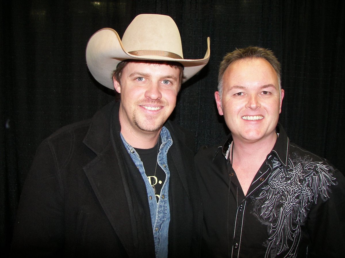 CMNI_More_Music's tweet photo. #AdamFears #Interview by #ChristianLamitschka for Country Music News International: https://t.co/9Gf4Ea0Ptg
Find more #News, #Interviews, #Videos, #CD & #Concert #Reviews about your favorite #CountryStar & #BluegrassStar at #CountryMusicNewsInternational #Magazine & #RadioShow https://t.co/VkzYeGOvJ8