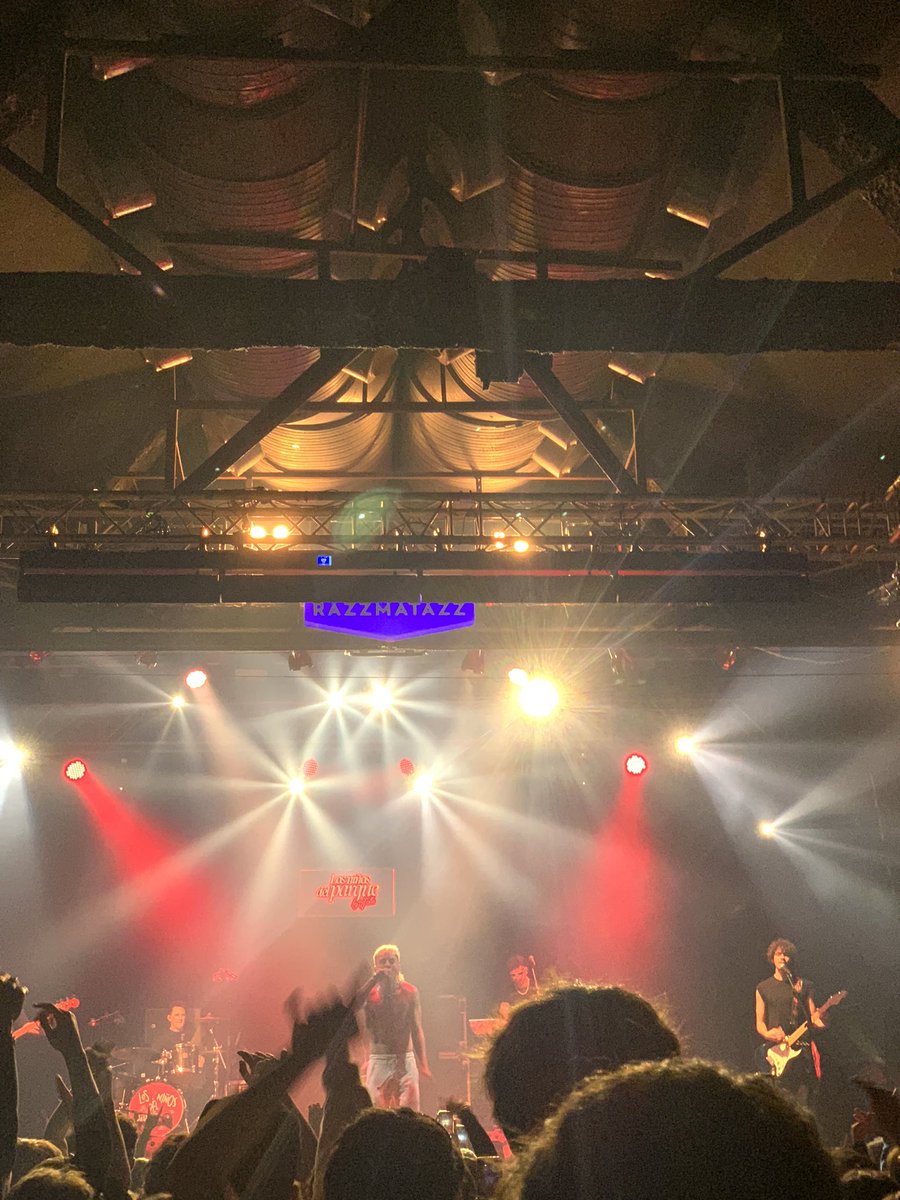 Cristinagfa's tweet photo. Simplemente de las mejores noches de mi vida 😍 @wallsitoo q grande eres 🎸❤️ https://t.co/rUkMFfszyY